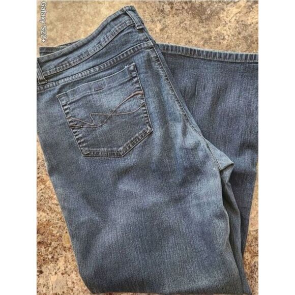 Faded Glory Denim - 15 Faded Glory Stretch Bootcut petite Women's Blue Jeans-Pocket Stitch Detail